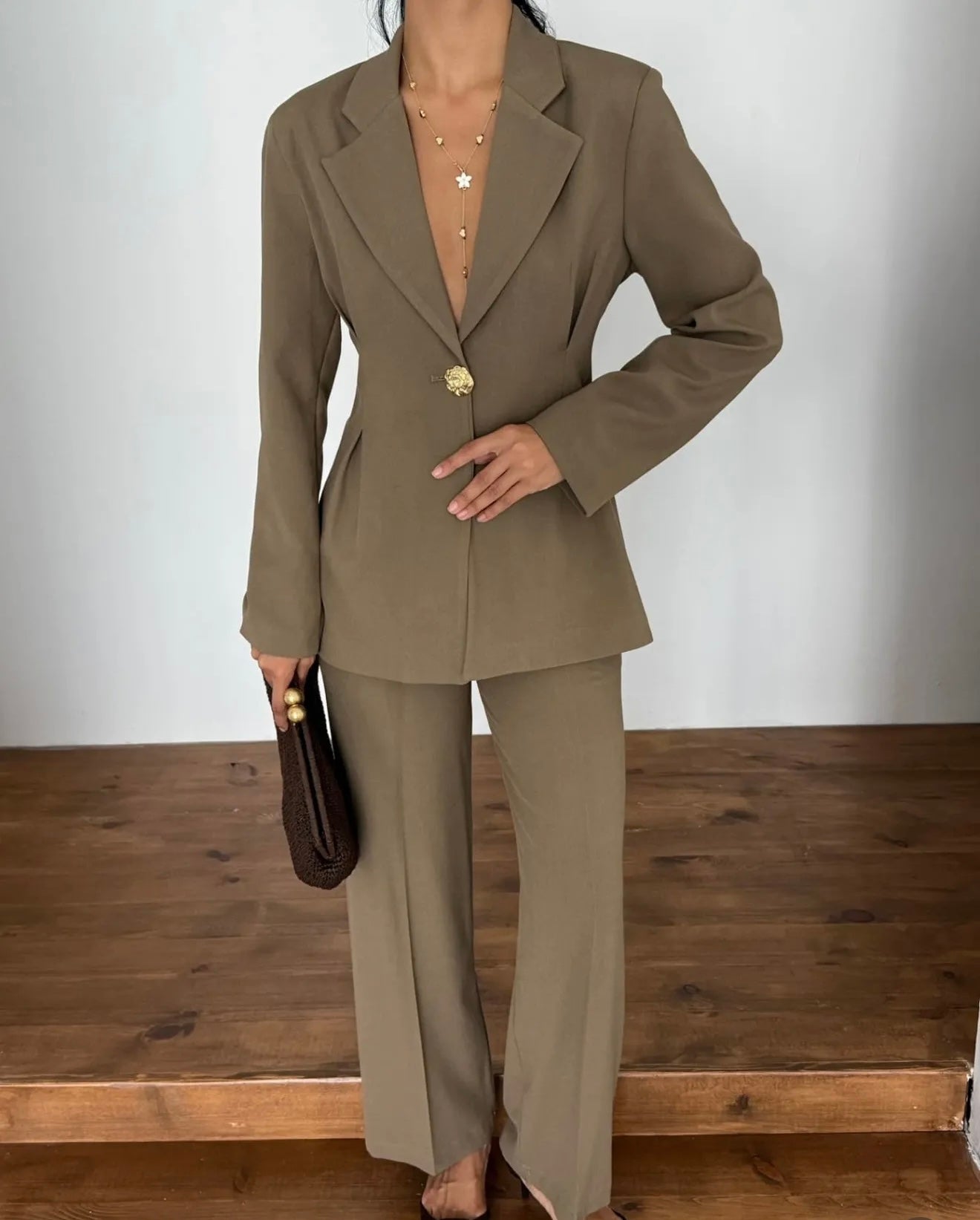 Tailleur Élégance Sculptée